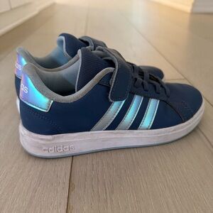 Girls Adidas Sz 1.5